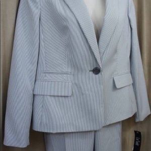 Le Suit Hampton 2PC Suit